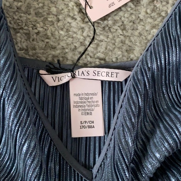 NWT Victoria’s Secret cami - Picture 6 of 7